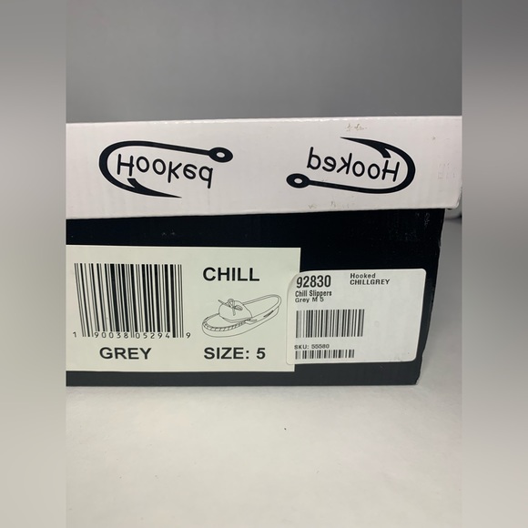 Hooked Chill Slippers Womens Size 5 - Picture 9 of 9